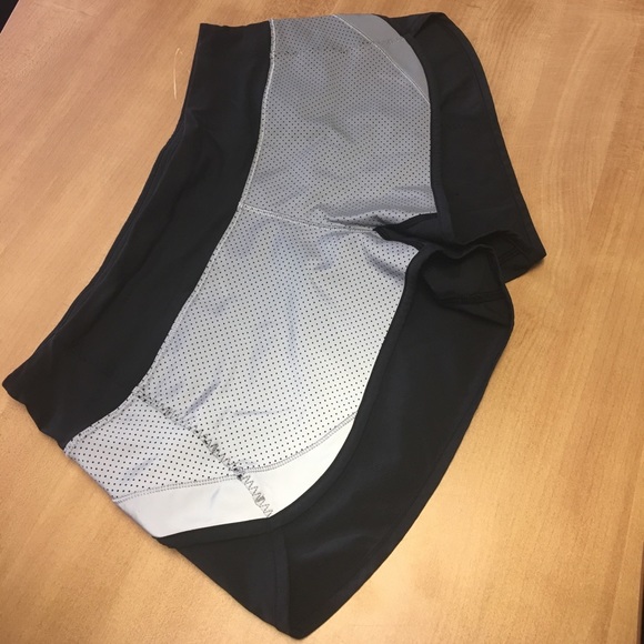 lululemon athletica Pants - Lulu reflective speed shorts blk silver Sz 4